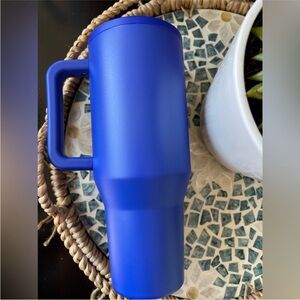 32oz sapphire blue hydrojug  Traveler